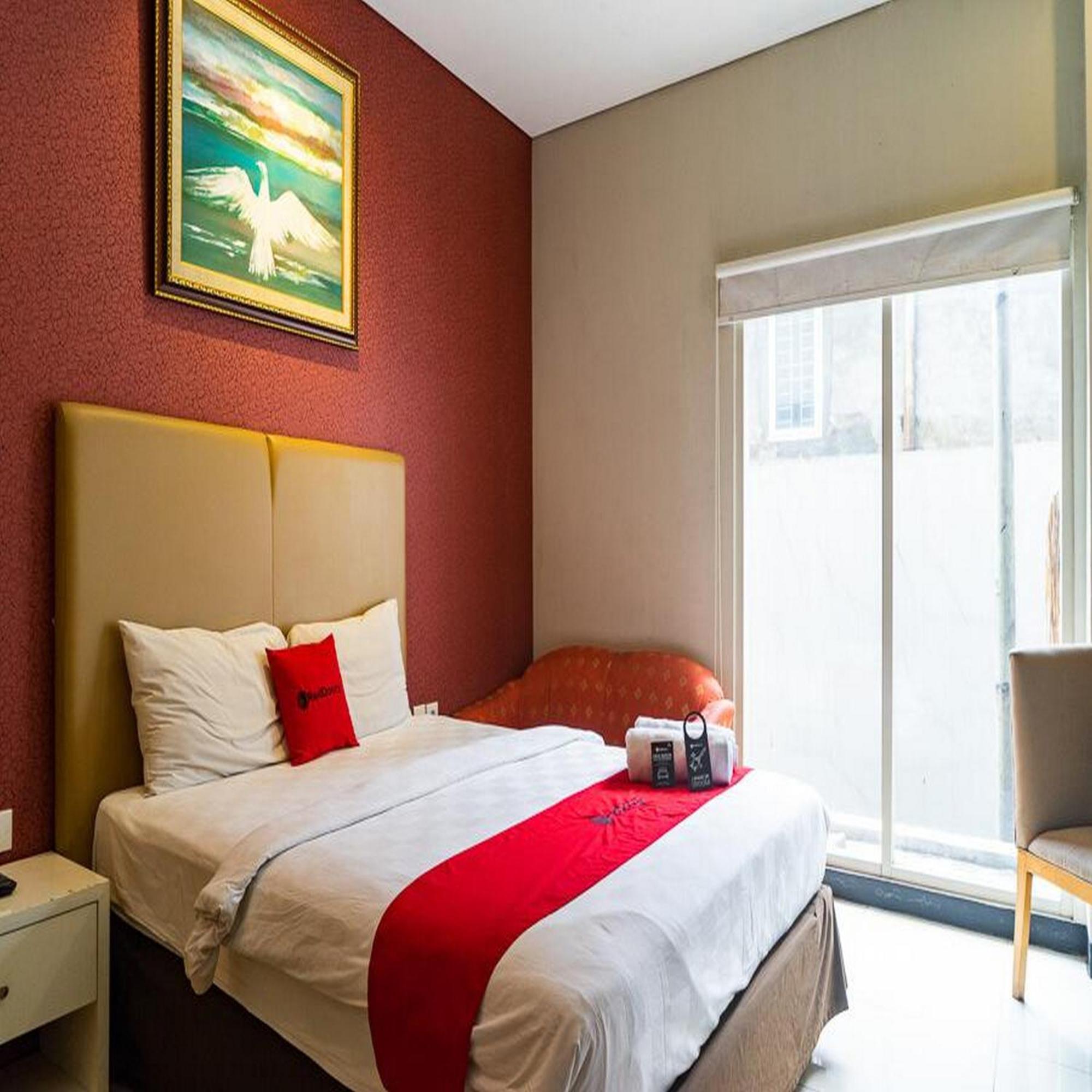 Reddoorz Plus At Blue Pacific Blok M Джакарта Экстерьер фото